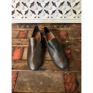 Me Too Mile Womens Pewter Metallic Leather Loafers Slip On Shoes Size 7M